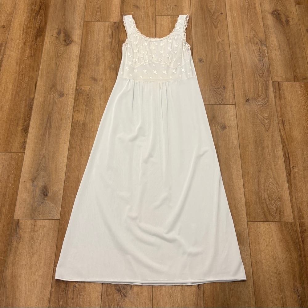 πVTGπ EMBROIDERED EMPIRE WAIST MAXI KNIT NIGHT GOWN WHITE / BLUE SZ M - Picture 2 of 6